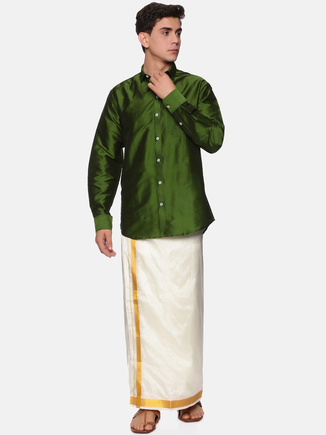 

Sethukrishna Men Olive Green & White Solid Long Sleeves Shirt with Veshti