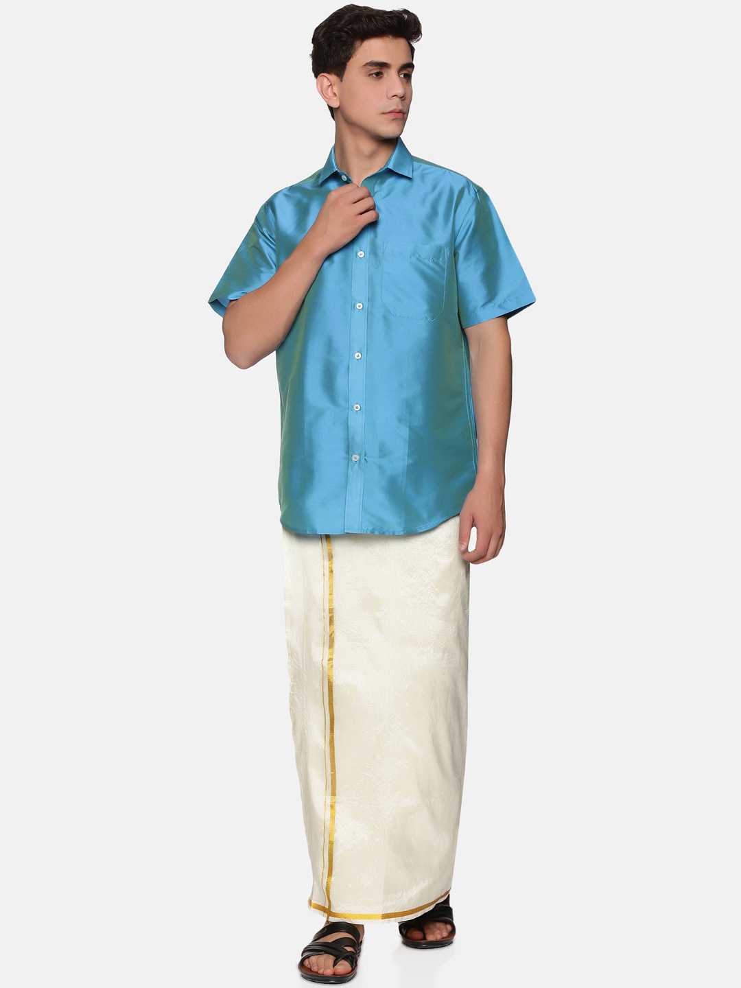 

Sethukrishna Men Turquoise Blue & White Solid Short Sleeves Shirt with Veshti