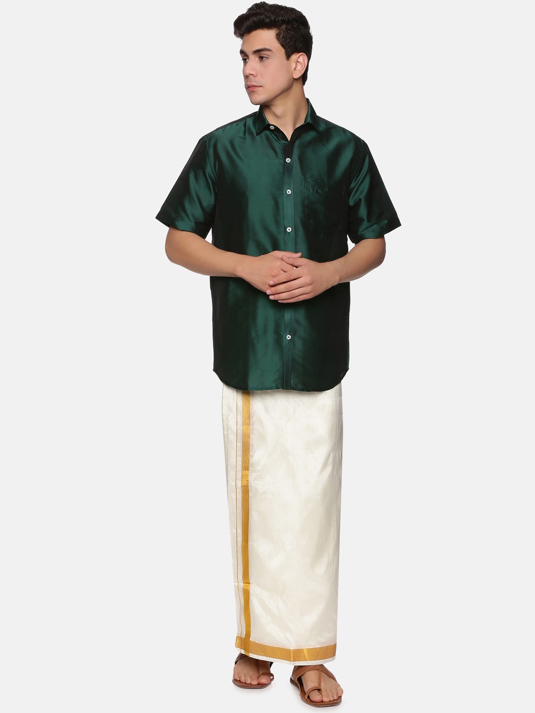 

Sethukrishna Men Green & White Clothing Set