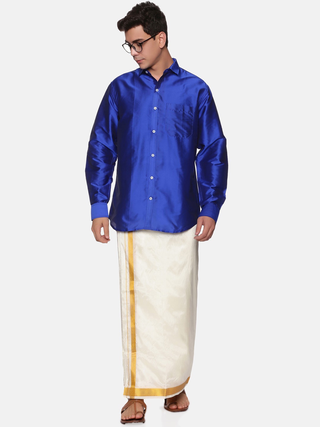 

Sethukrishna Men Navy Blue & White Shirt & Veshti