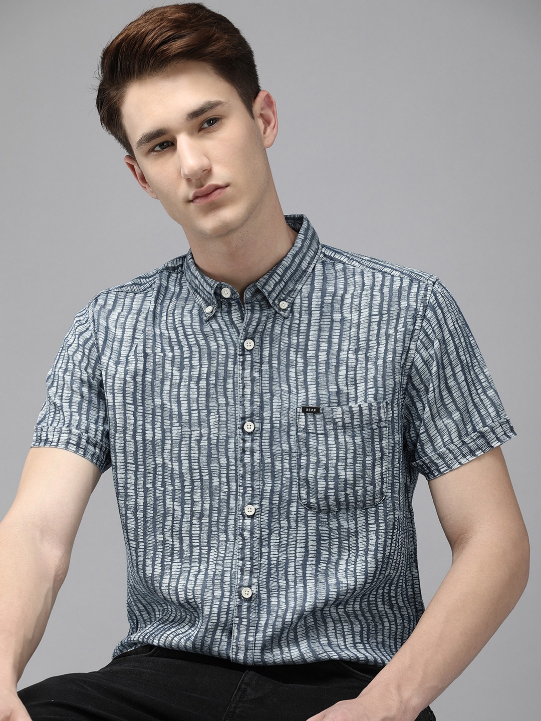 

THE BEAR HOUSE Men Pure Cotton Slim Fit Striped Casual Shirt, Blue