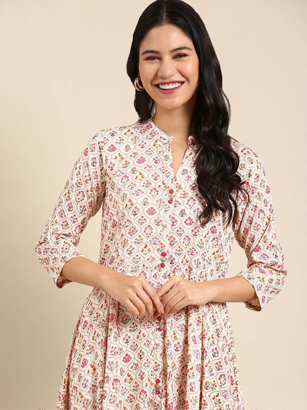 

SHOWOFF Women Cream-Coloured & Pink Floral Printed Floral Kurta