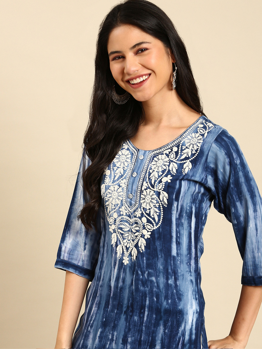 

SHOWOFF Women Teal Printed Thread Work Anarkali Kurta