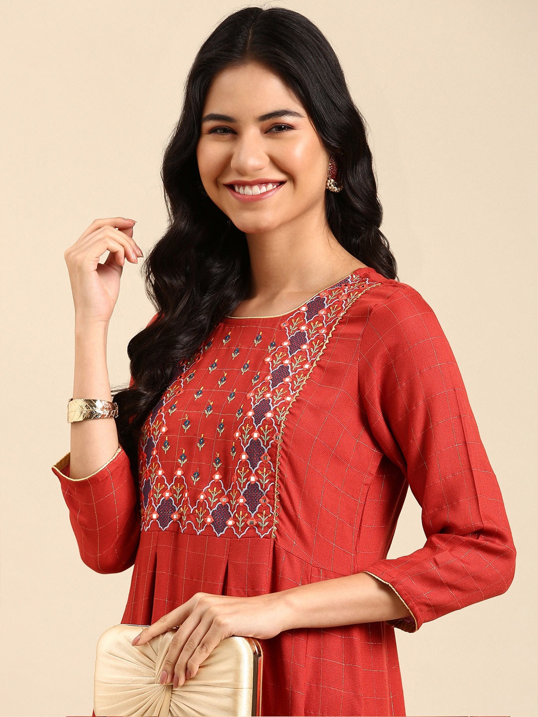 

SHOWOFF Women Rust Embroidered Thread Work Kurta