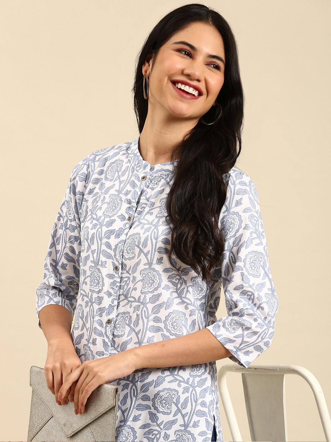 

SHOWOFF Women White Floral Printed Cotton Kurta