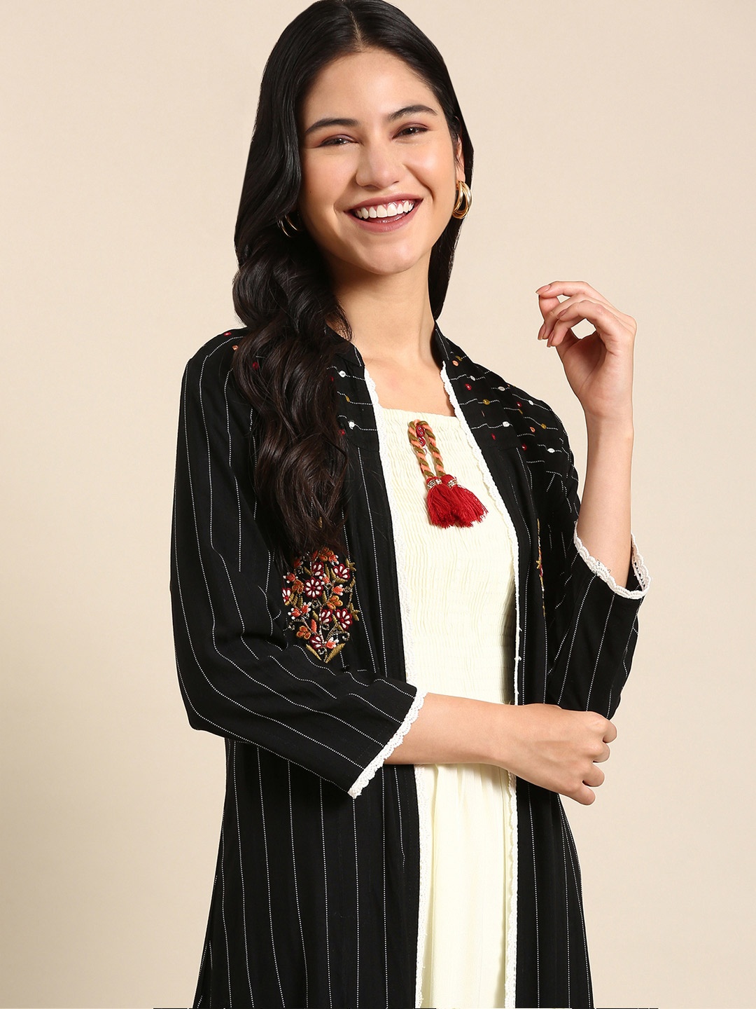 

SHOWOFF Black & Cream-Coloured Striped Thread Work Indie Prints Kurta