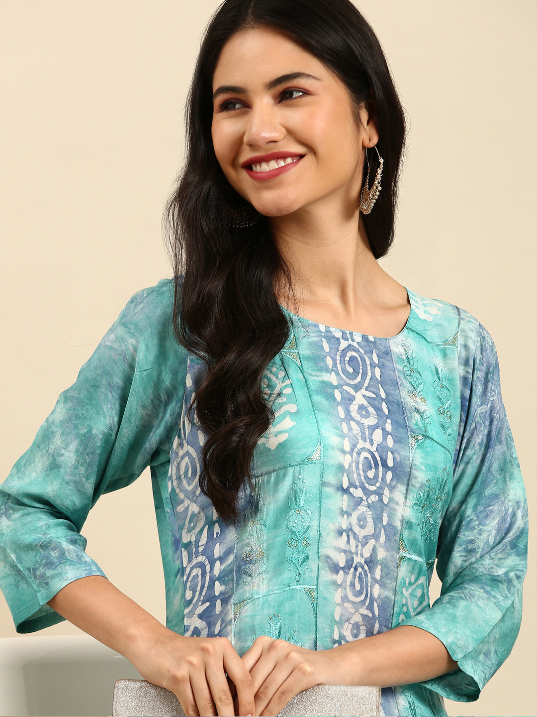 

SHOWOFF Sea Green Printed Thread Work Chanderi Silk Kurta