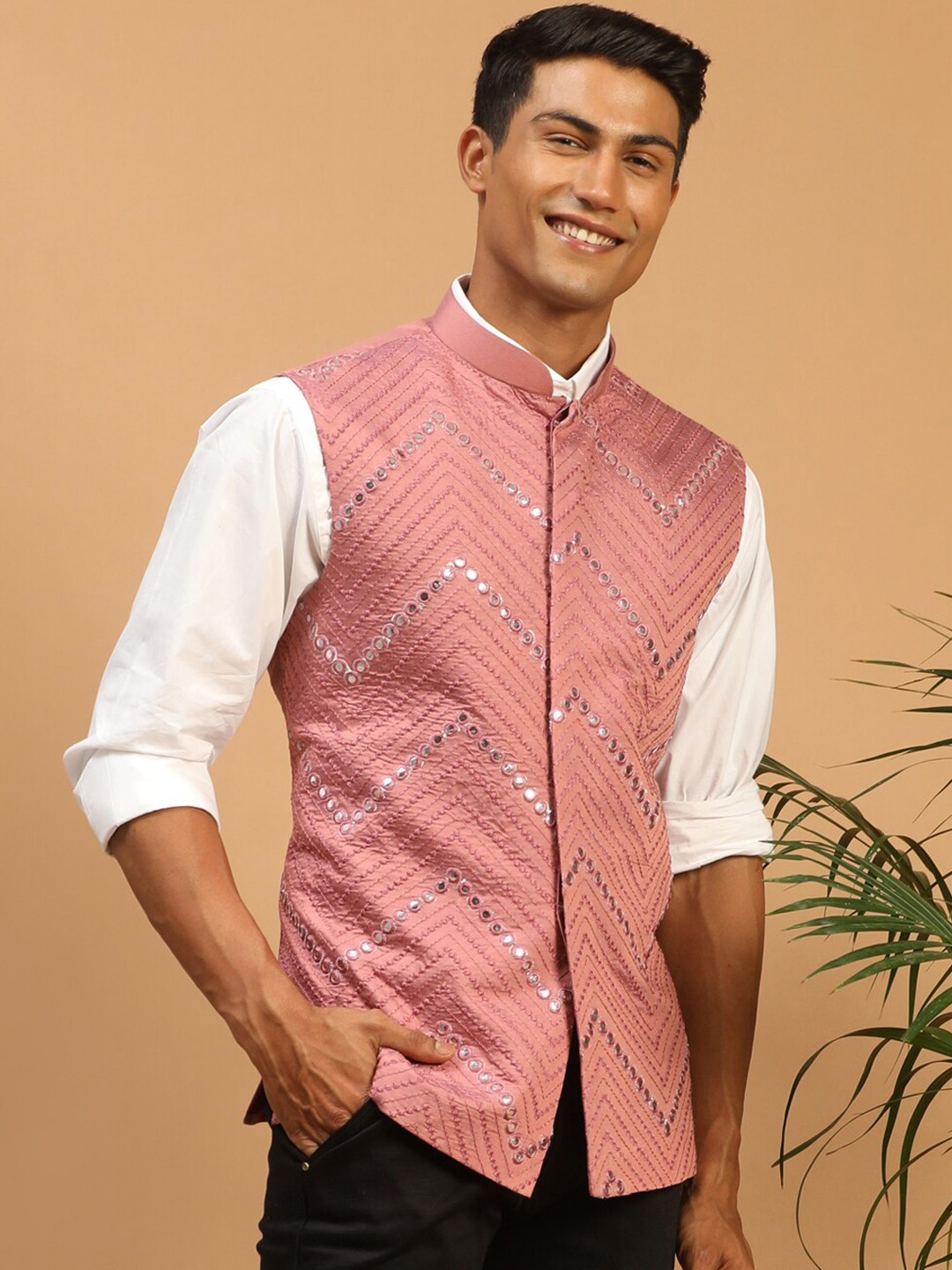 

VASTRAMAY Men Pink Embroidered Mirror Work Nehru Jacket