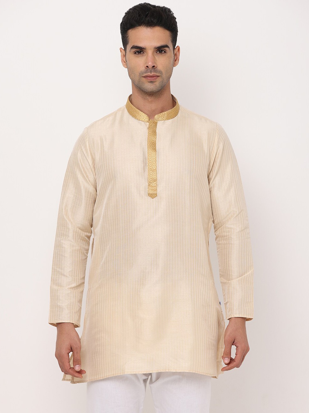 

NIRVAAN Men Beige Kurta