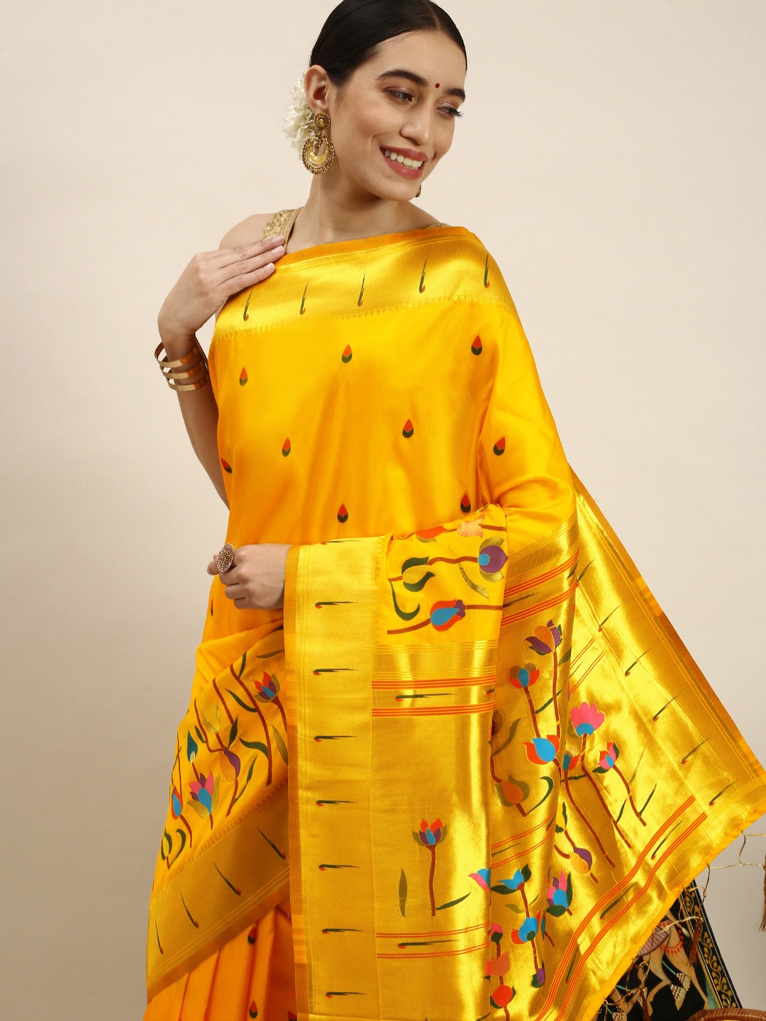 

Royal Rajgharana Saree Floral Zari Art Silk Paithani Saree, Yellow