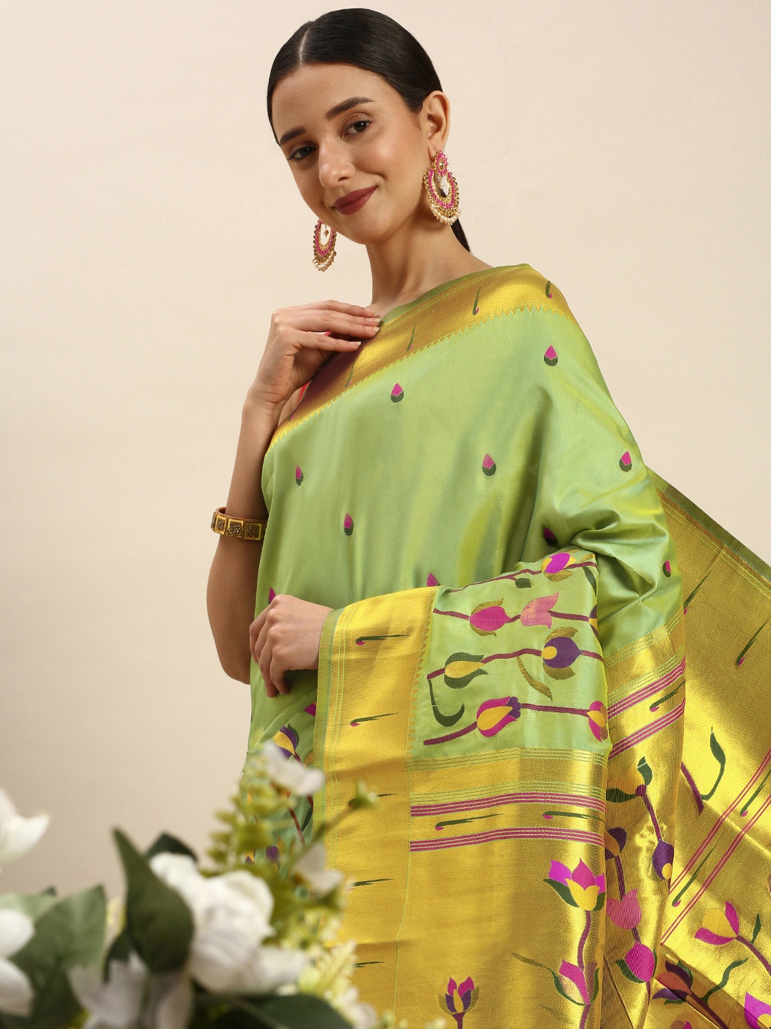 

Royal Rajgharana Saree Floral Zari Art Silk Paithani Saree, Green