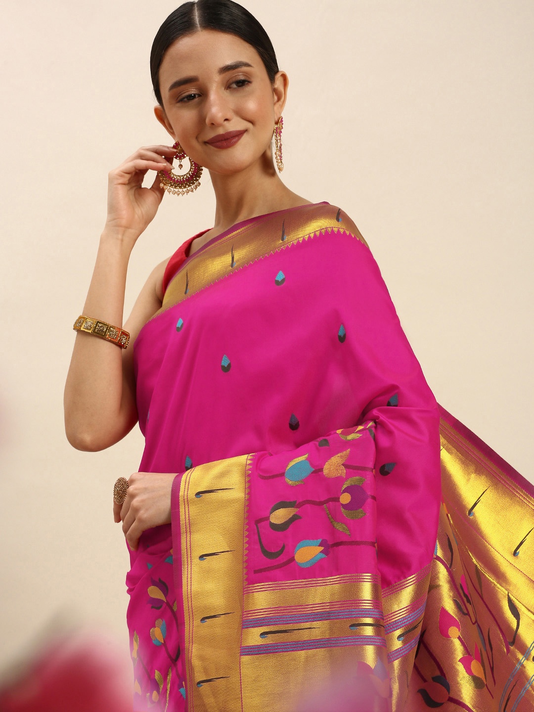 

Royal Rajgharana Saree Floral Zari Art Silk Paithani Saree, Pink