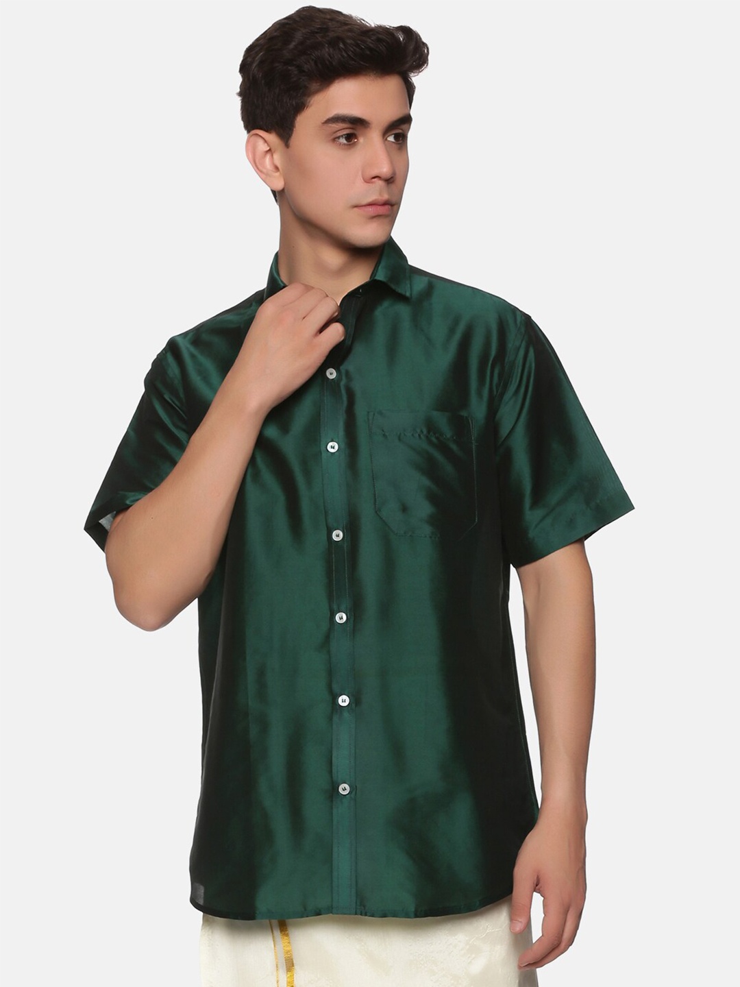 

Sethukrishna Standard Fit Short Sleeves Casual Shirt, Green