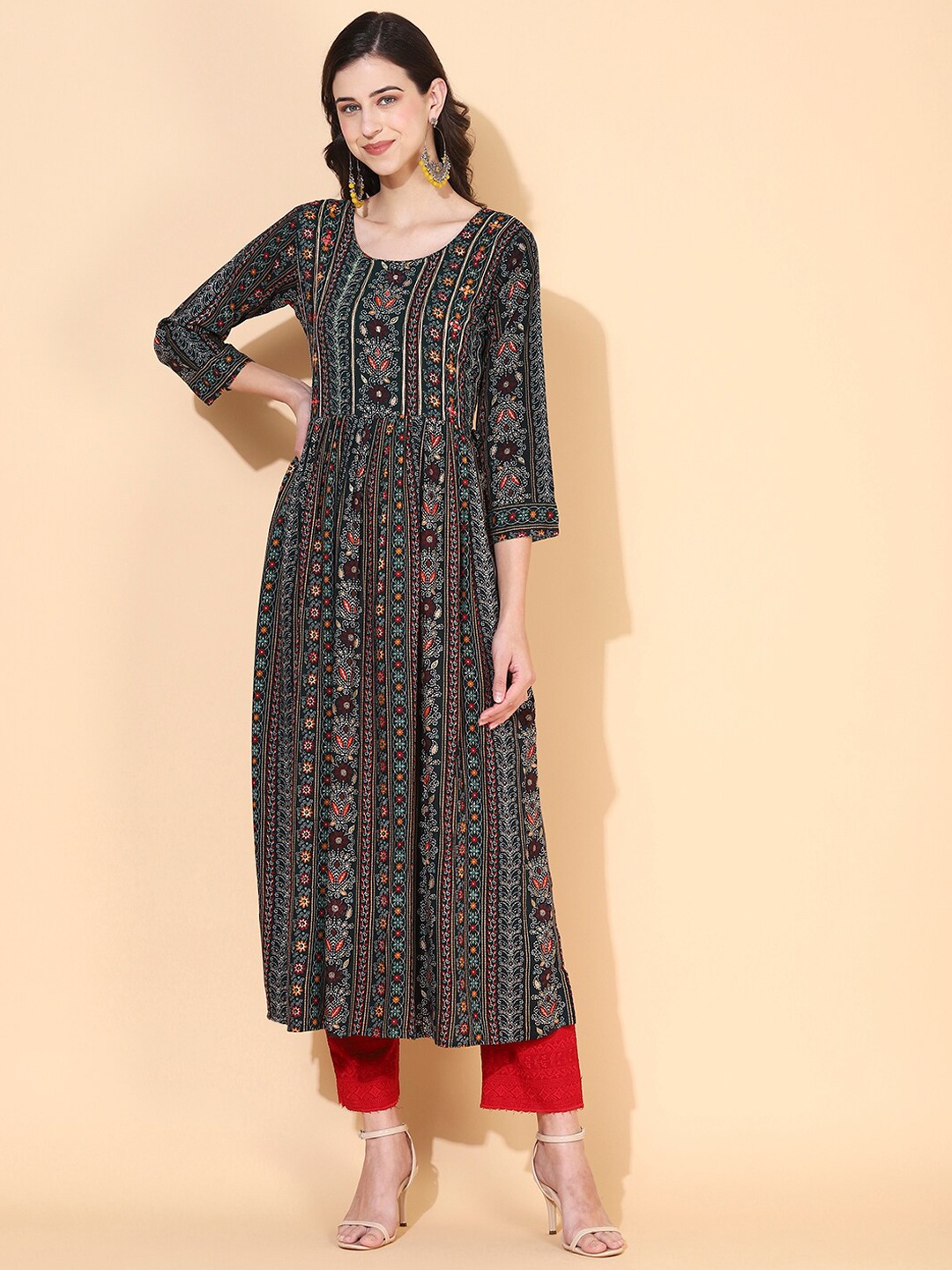 

FASHOR Women Black Floral Printed Kurta