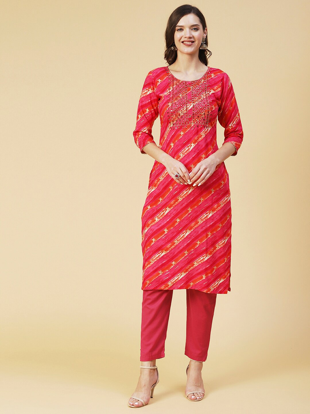 

FASHOR Women Fuchsia Abstract Dyed Kurta