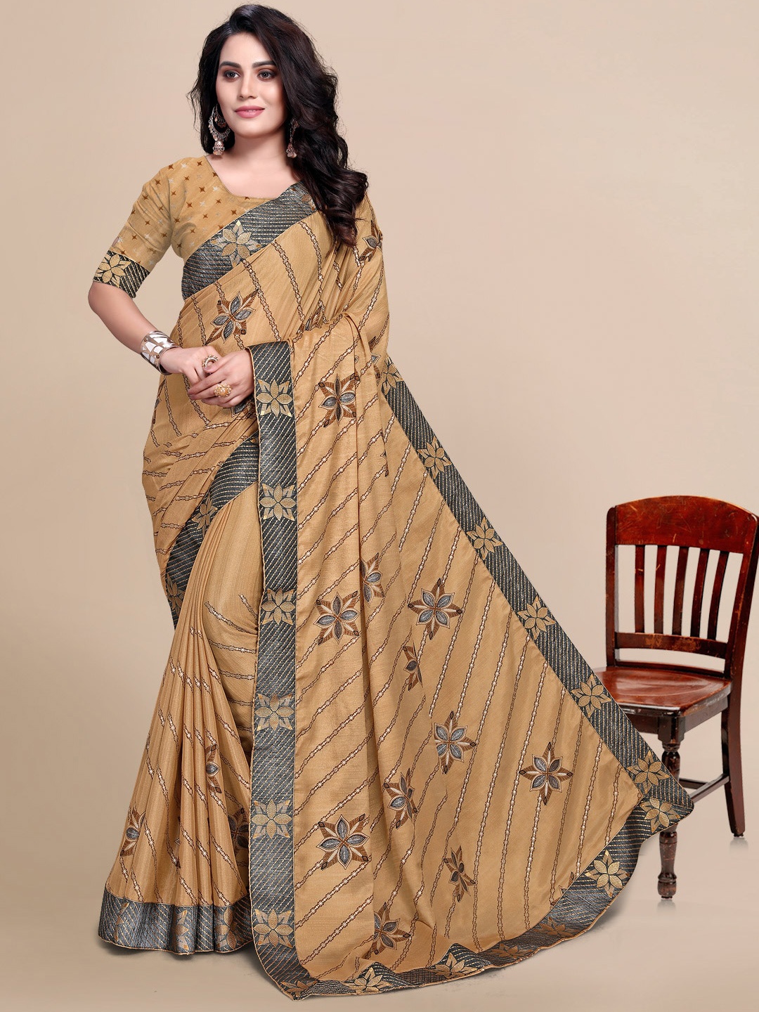 

Mitera Gold-Toned & Grey Ethnic Motifs Pure Chiffon Saree