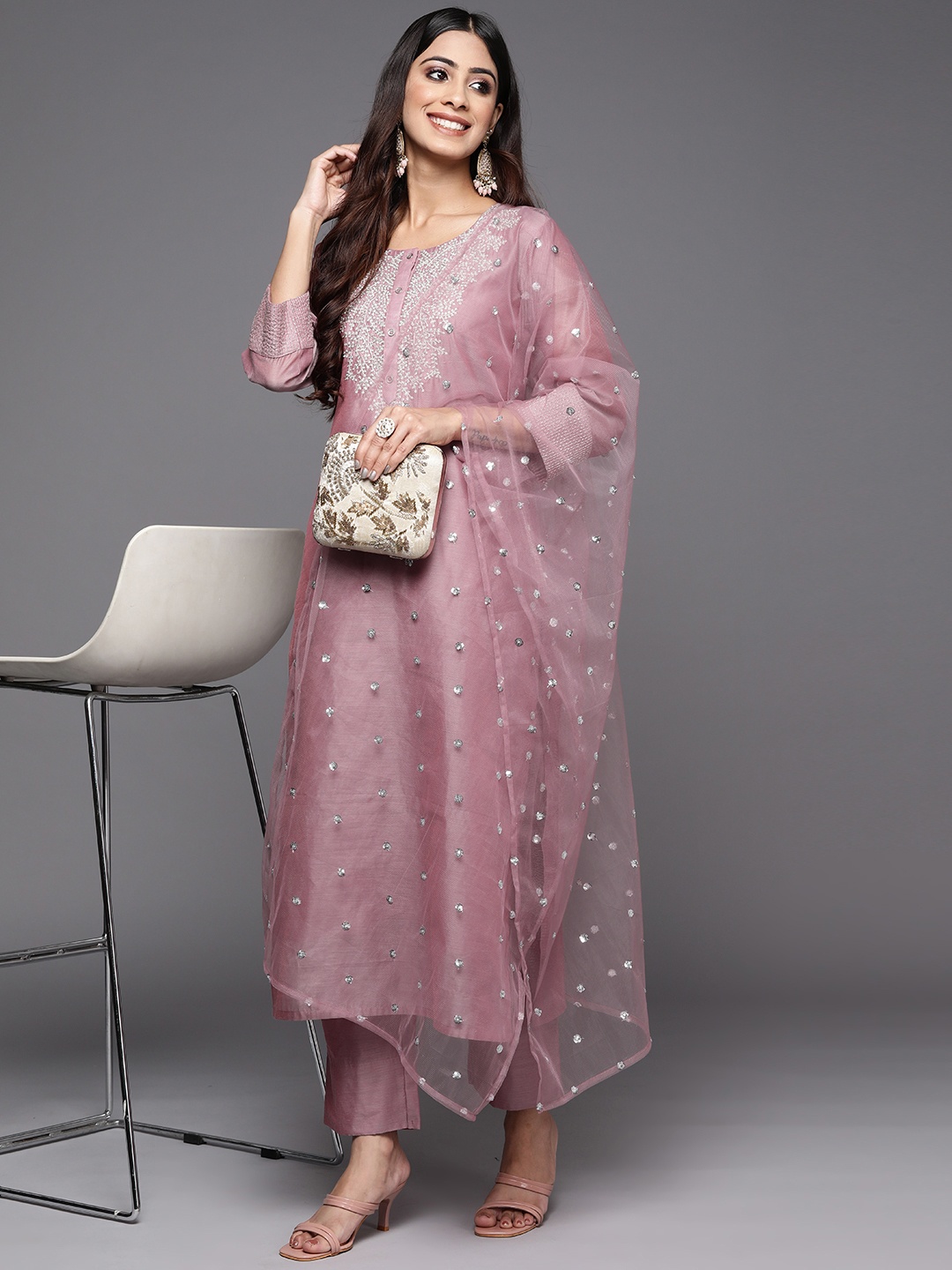 

Varanga Floral Zari Embroidered Chanderi Silk Kurta With Trouser & Sequined Dupatta., Mauve