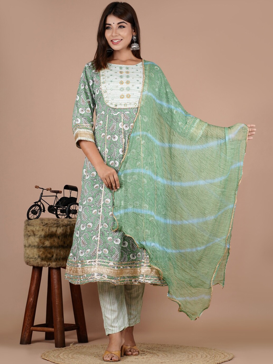 

UNISETS Green Paisley Embroidered Panelled Mirror Work Kurta with Trousers & With Dupatta