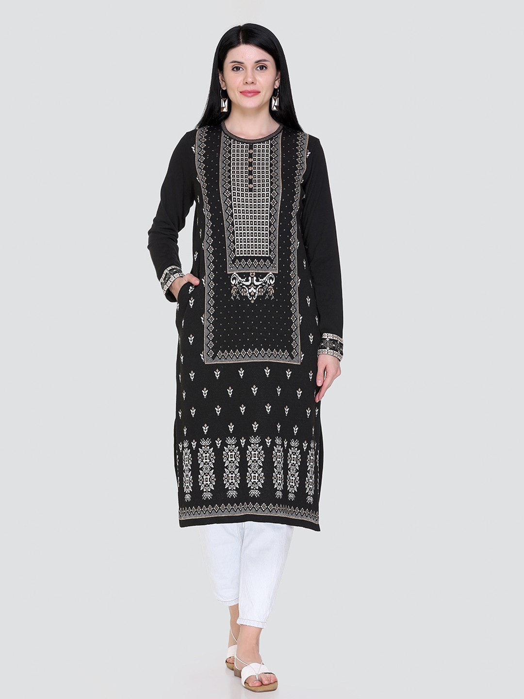 

KEIKO Women Black & White Ethnic Motifs Printed Acrylic Straight Kurta