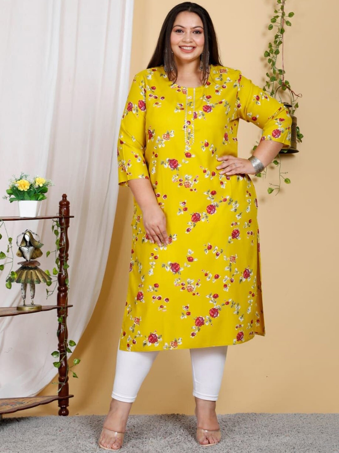 

PNEHA Women Yellow Floral Printed Floral Kurta