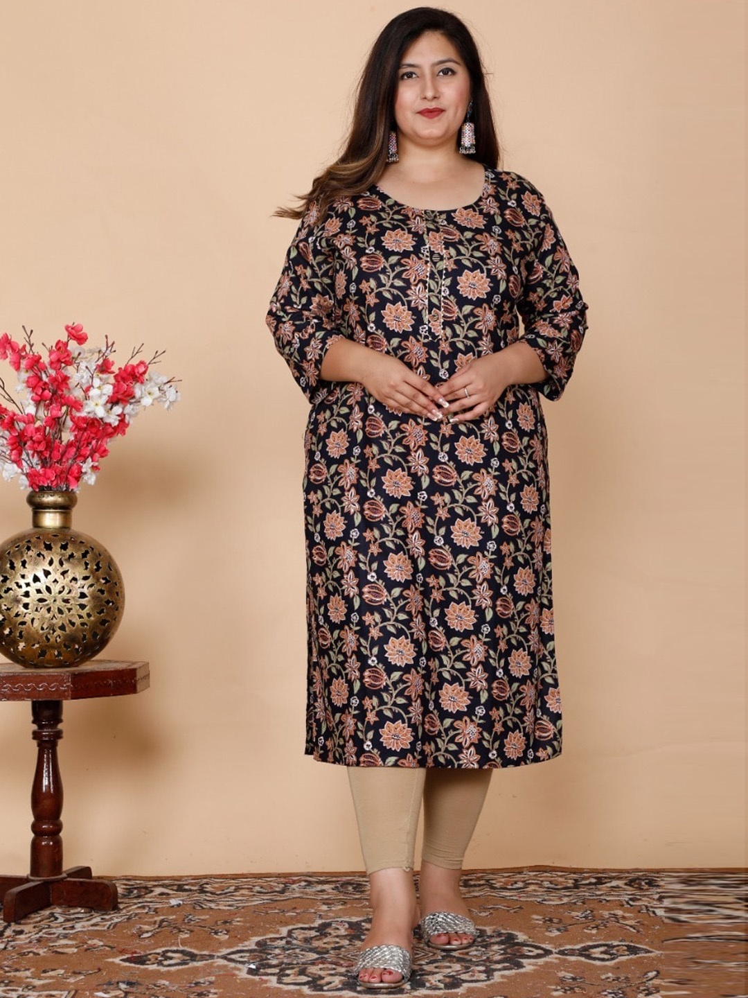 

PNEHA Women Black Floral Printed Floral Kurta