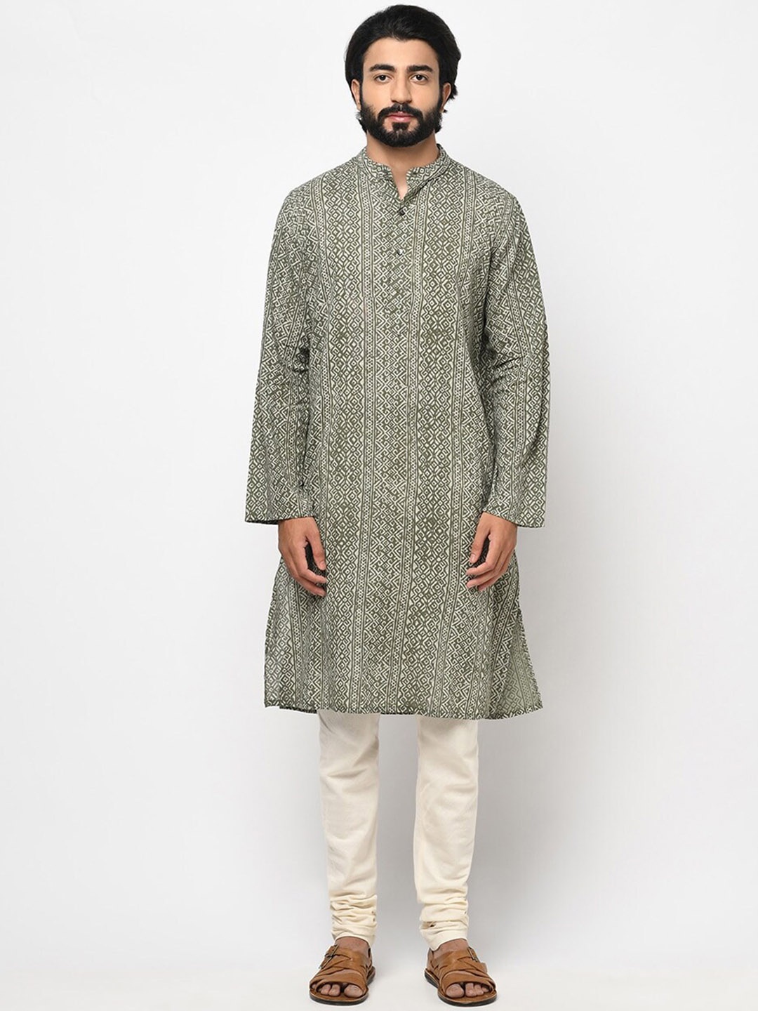 

Fabindia Men Green & Off White Geometric Printed Cotton Kurta