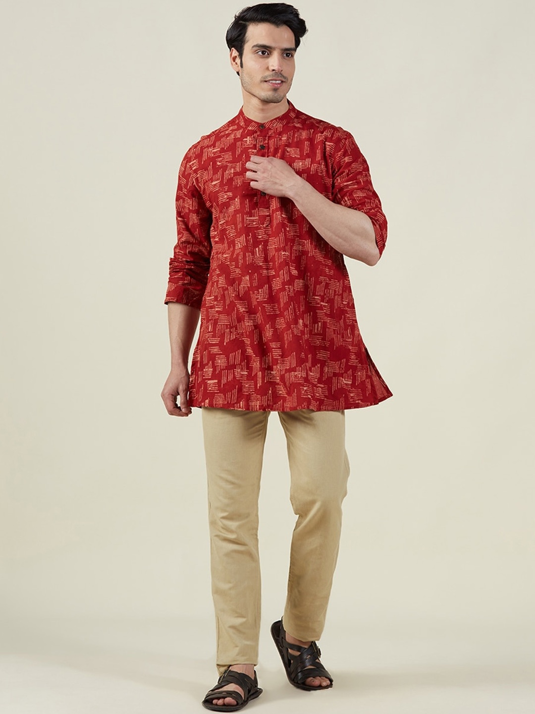 

Fabindia Geometric Printed Mandarin Collar Cotton Kurta, Red