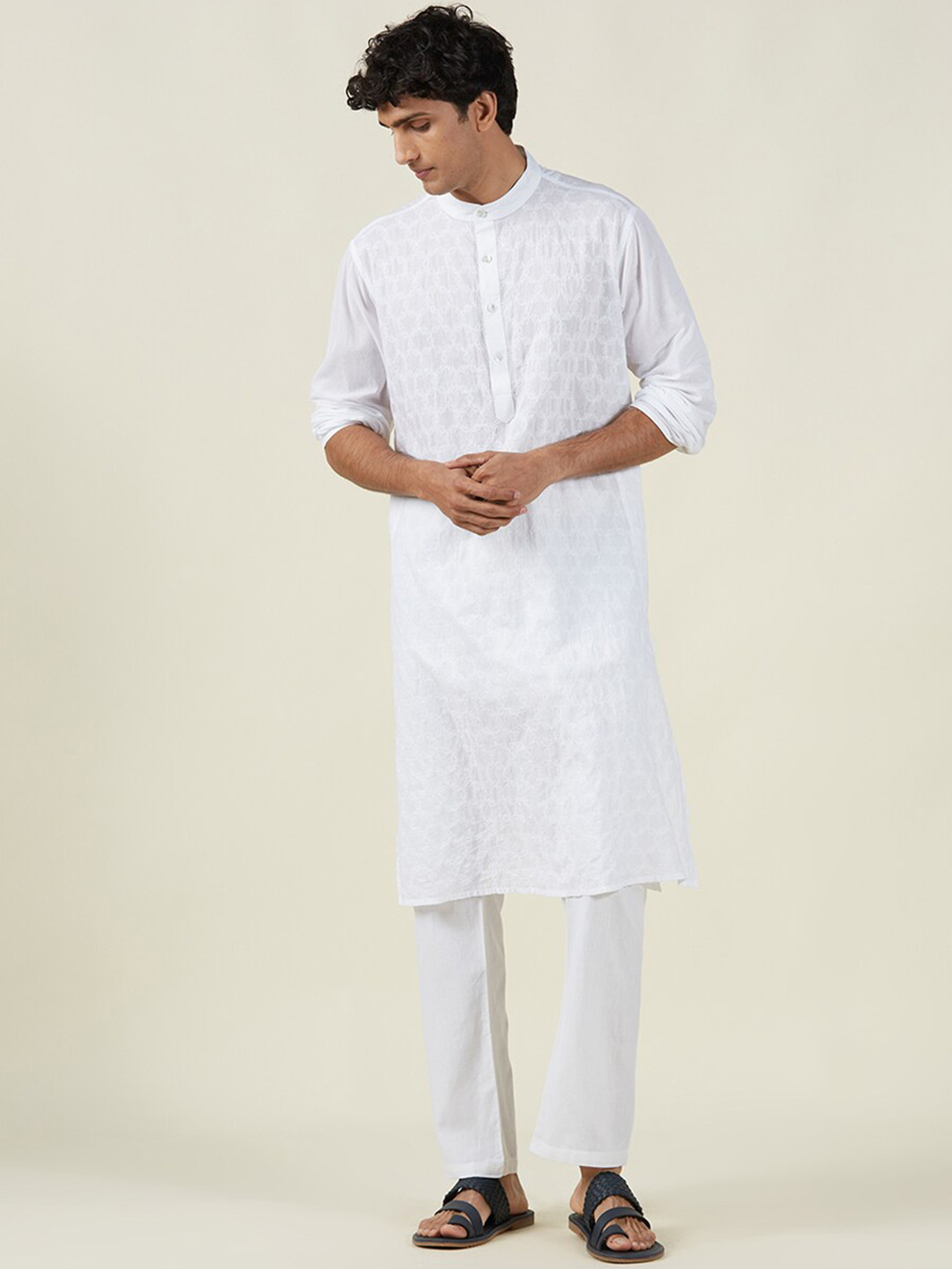

Fabindia Men Geometric Embroidered Thread Work Cotton Kurta, White