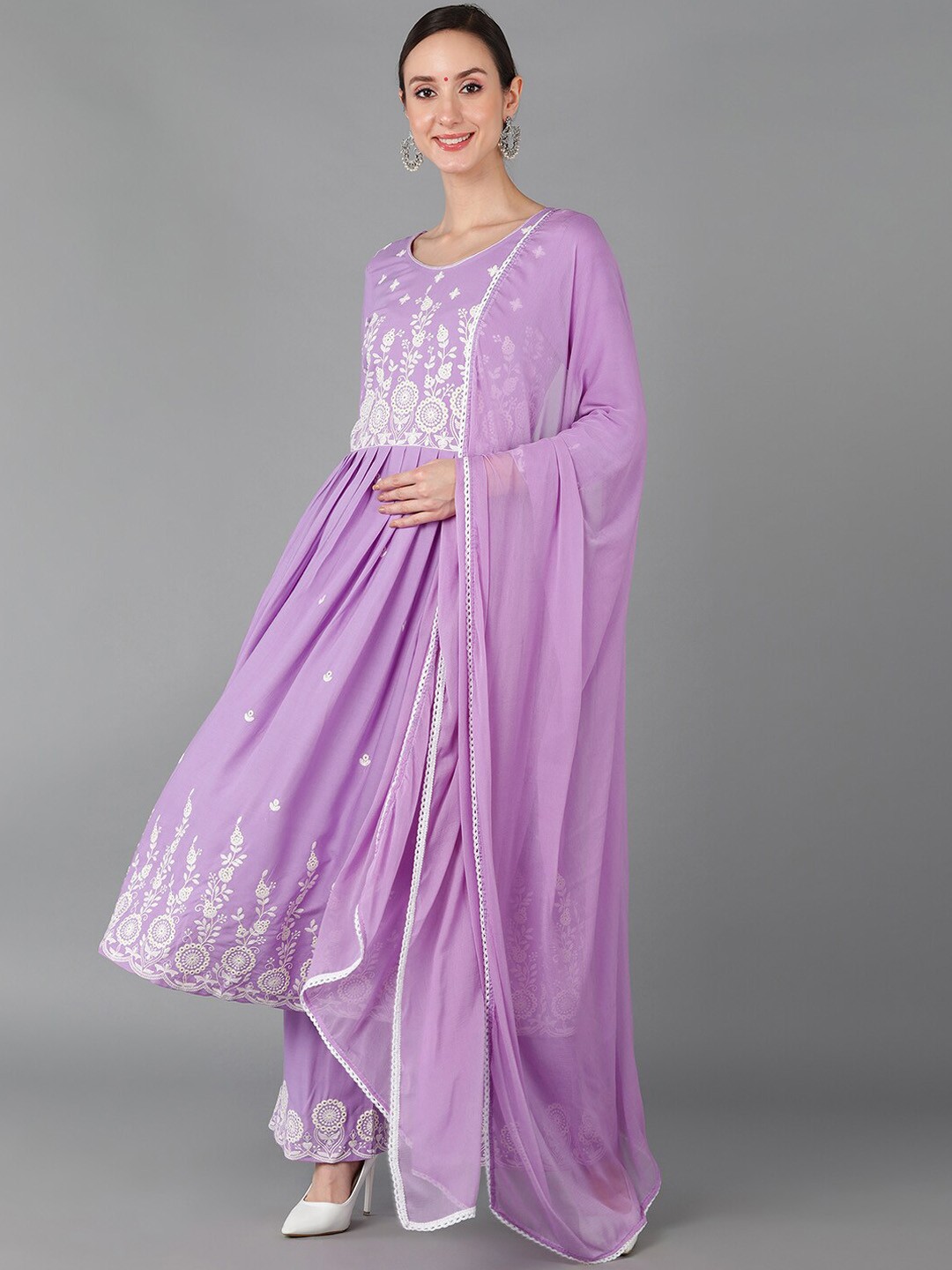 

AHIKA Lavender Ethnic Motifs Embroidered Pleated Thread Work Kurta Set
