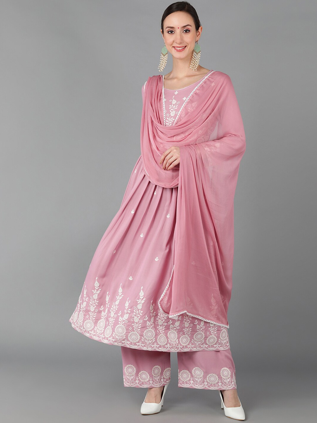 

AHIKA Mauve Ethnic Motifs Embroidered Pleated Thread Work Kurta Set