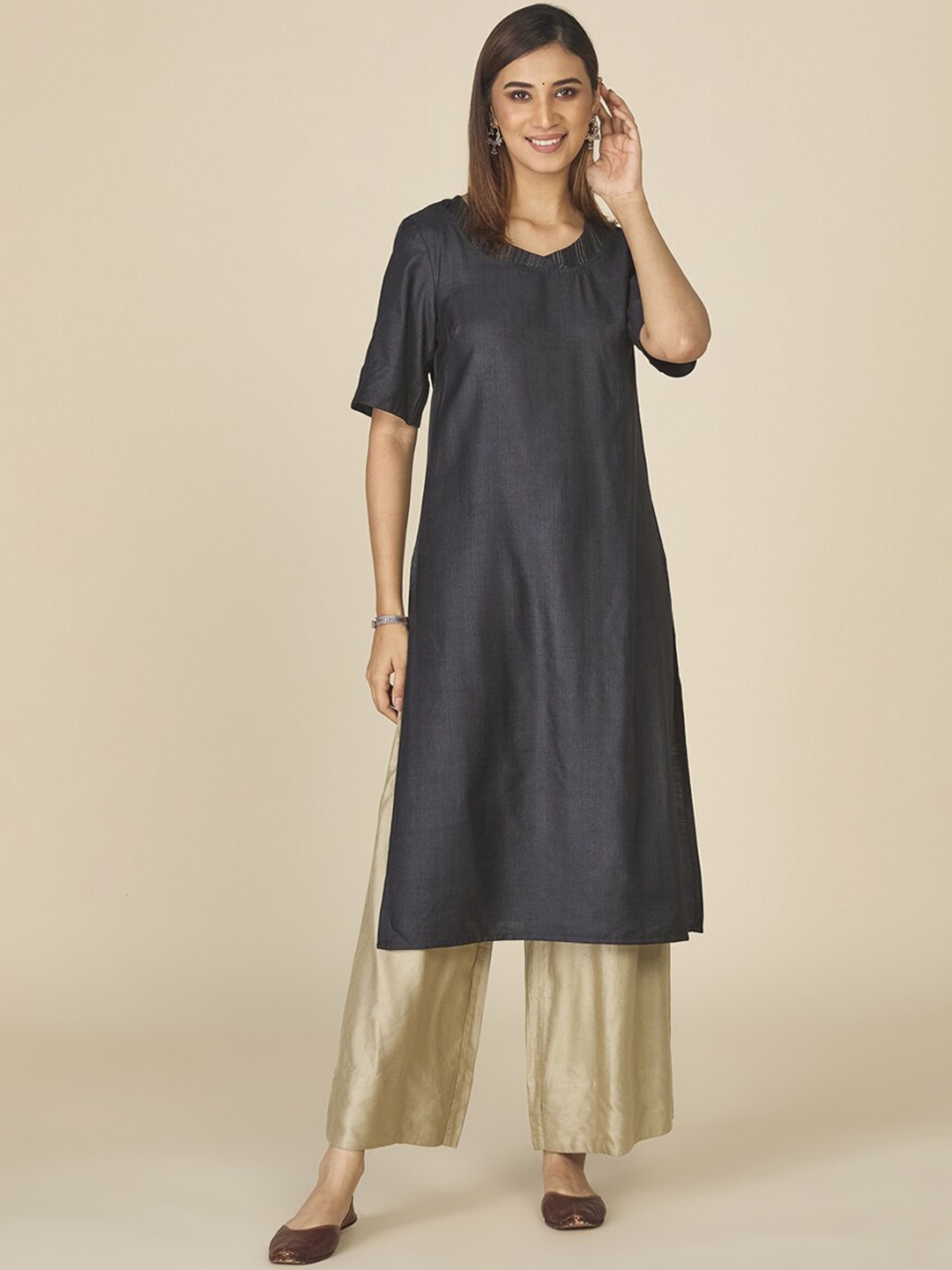

Fabindia Short Sleeves Stylised Neck Kurta, Black