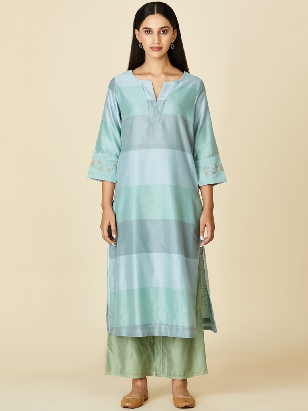 

Fabindia Women Blue Colourblocked Flared Sleeves Cotton Kurta