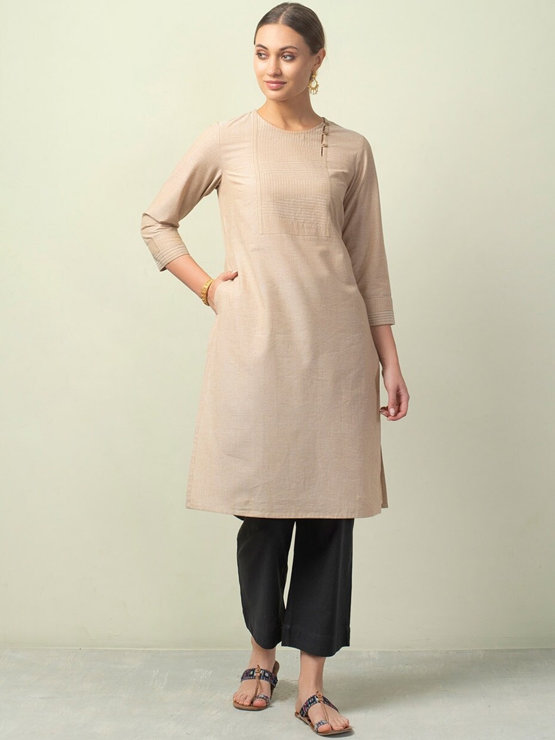 

Fabindia Women Beige Geometric Yoke Design Kurta