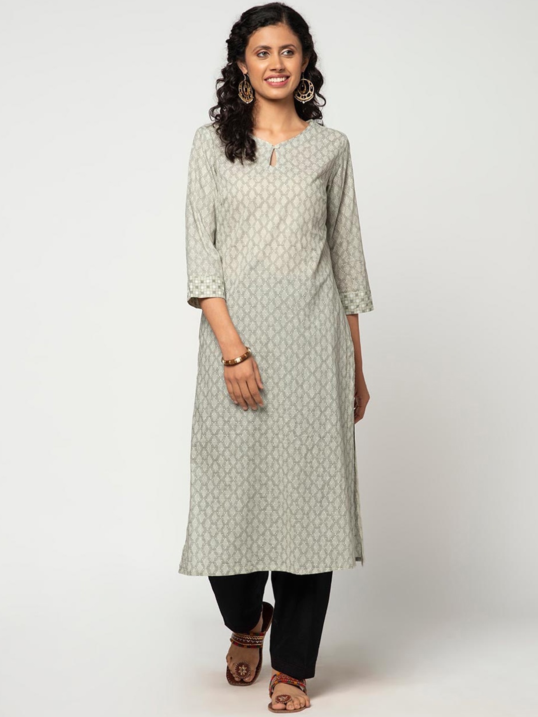 

Fabindia Women Grey & Black Geometric Printed Cotton Keyhole Neck Kurta