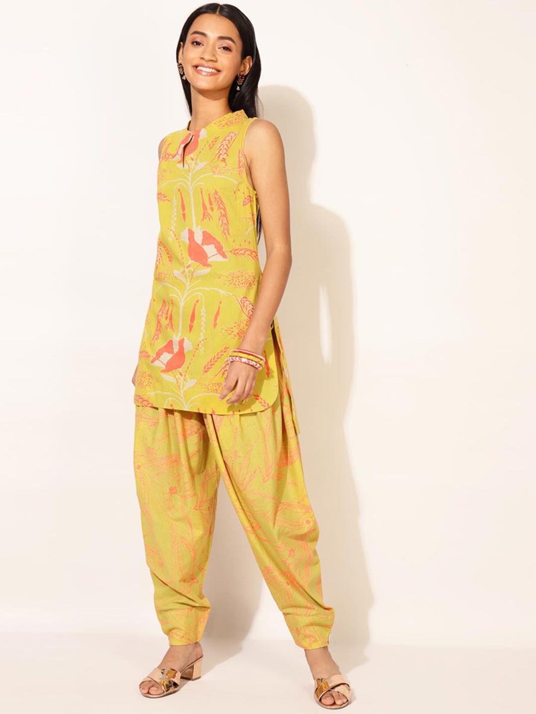 

Fabindia Yellow & Red Floral Printed Pure Cotton Kurti