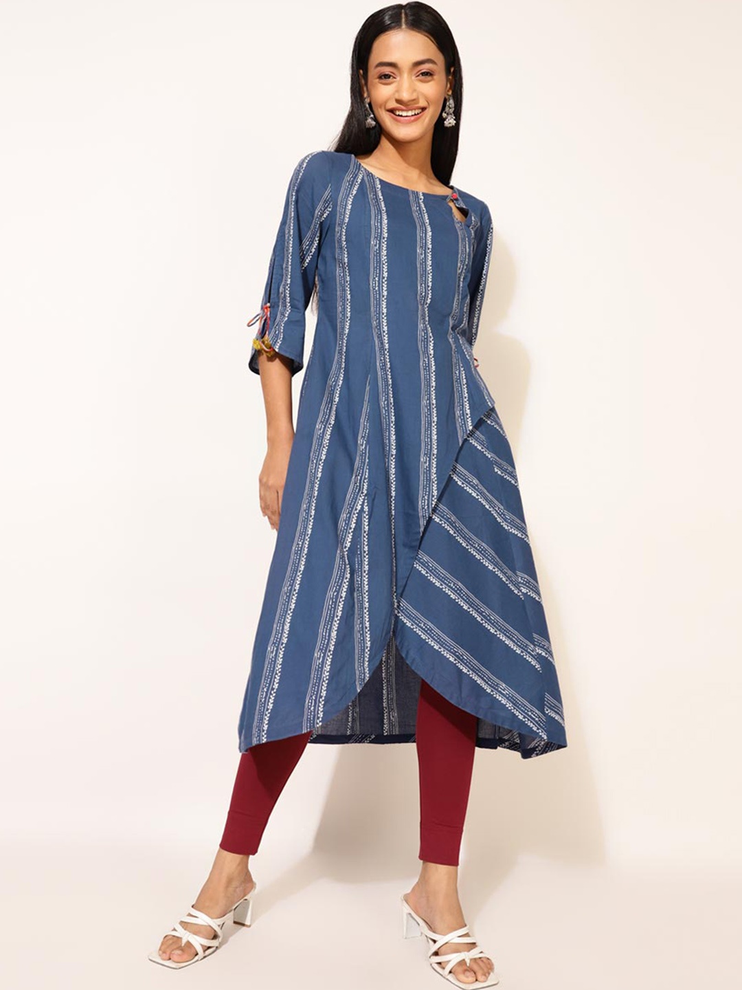 

Fabindia Printed Keyhole Neck Flared Sleeves Pure Cotton Kurta, Blue