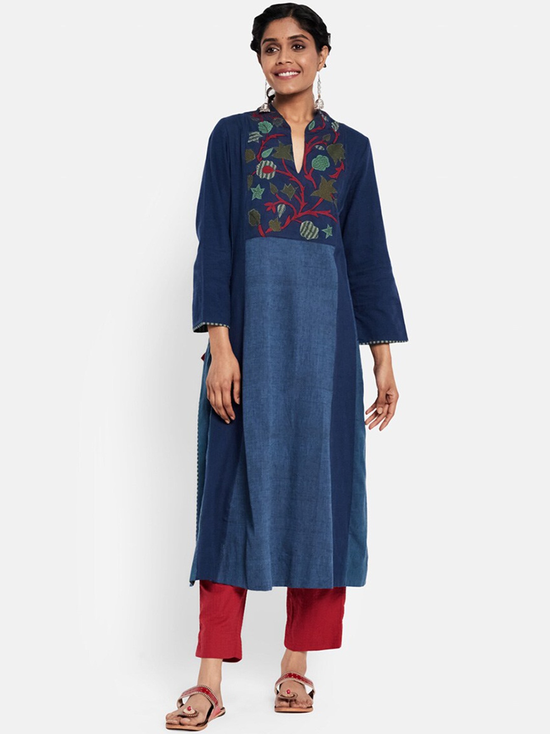 

Fabindia Women Blue & Green Embroidered Flared Sleeves Thread Work Kurta