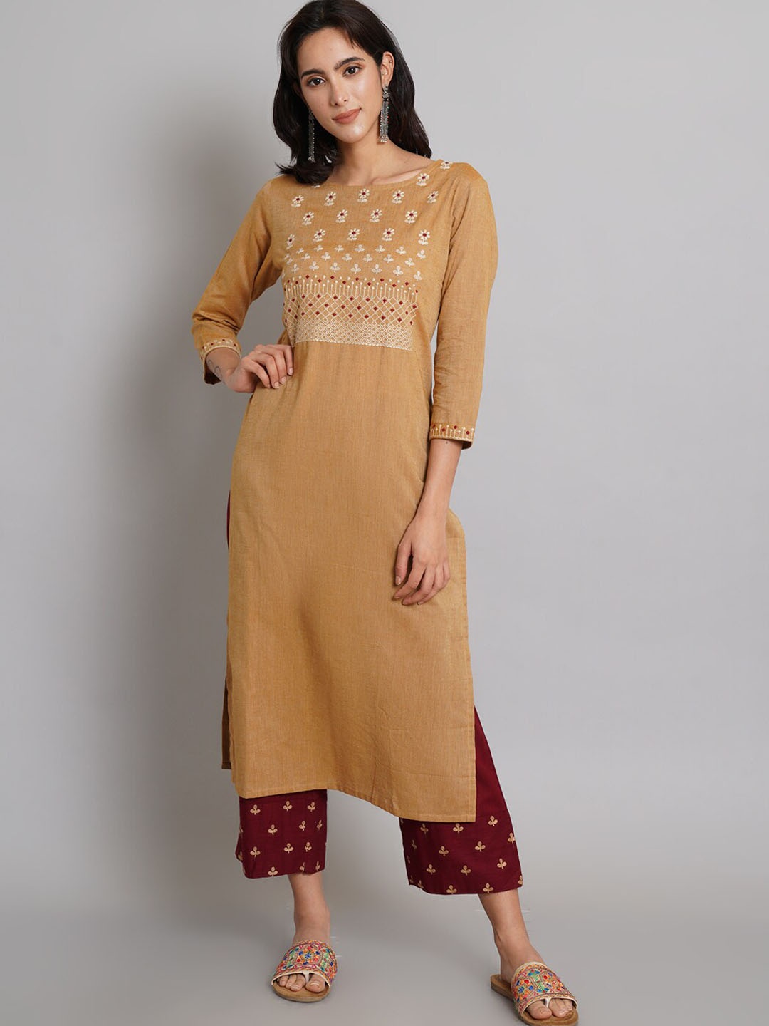 

Risirioutfit Brown Ethnic Motifs Embroidered Thread Work Pure Cotton Kurta with Trousers