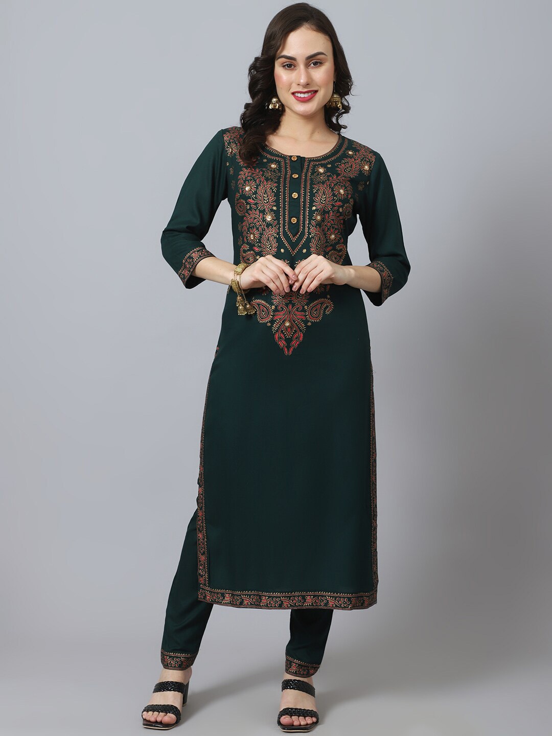 

Tulsattva Green Floral Printed Mirror Work Kurta With Trousers