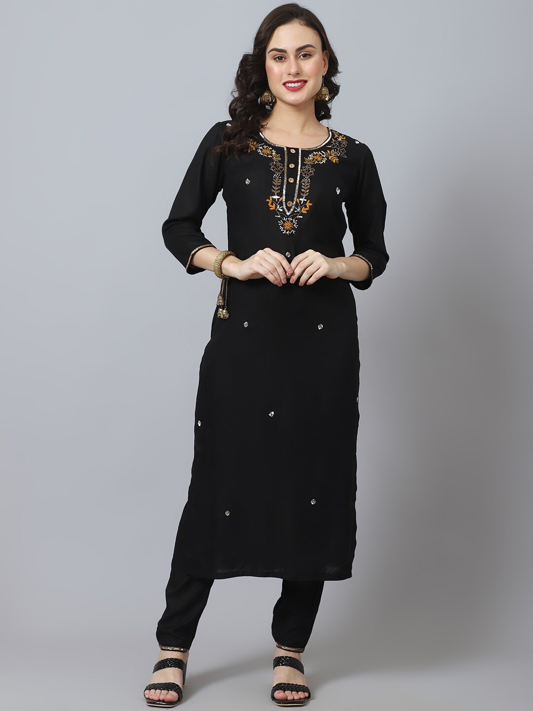 

Tulsattva Black Ethnic Motifs Embroidered Sequinned Kurta with Trousers