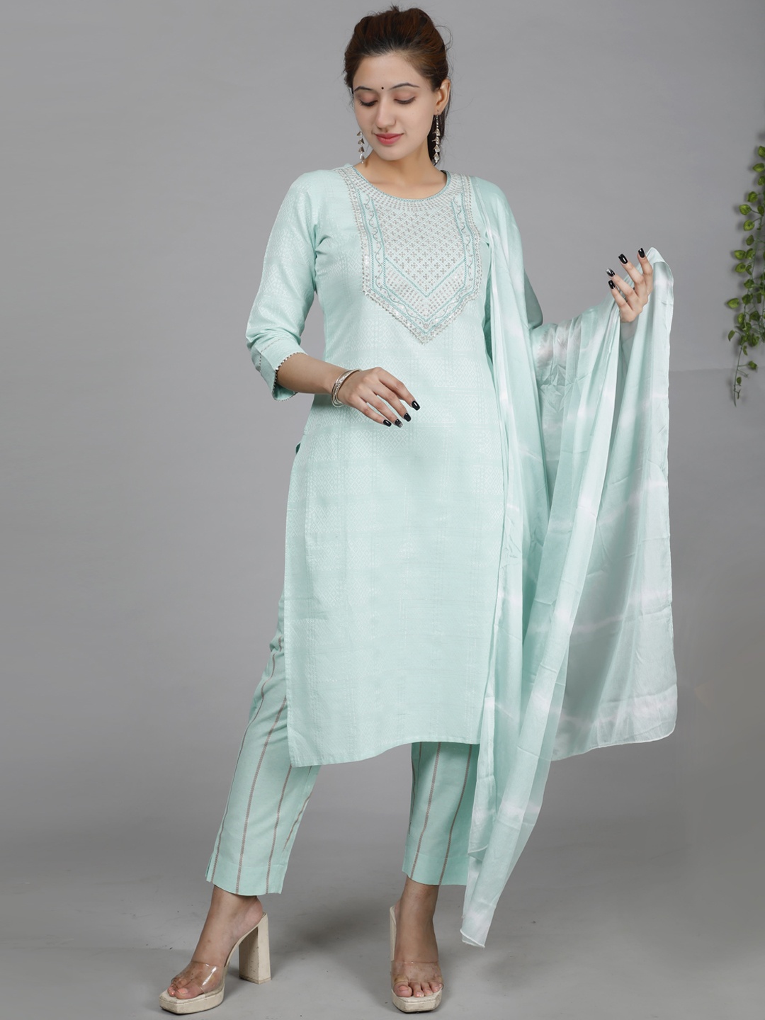 

HERE&NOW Green Ethnic Motifs Embroidered Sequined Cotton Kurta Set