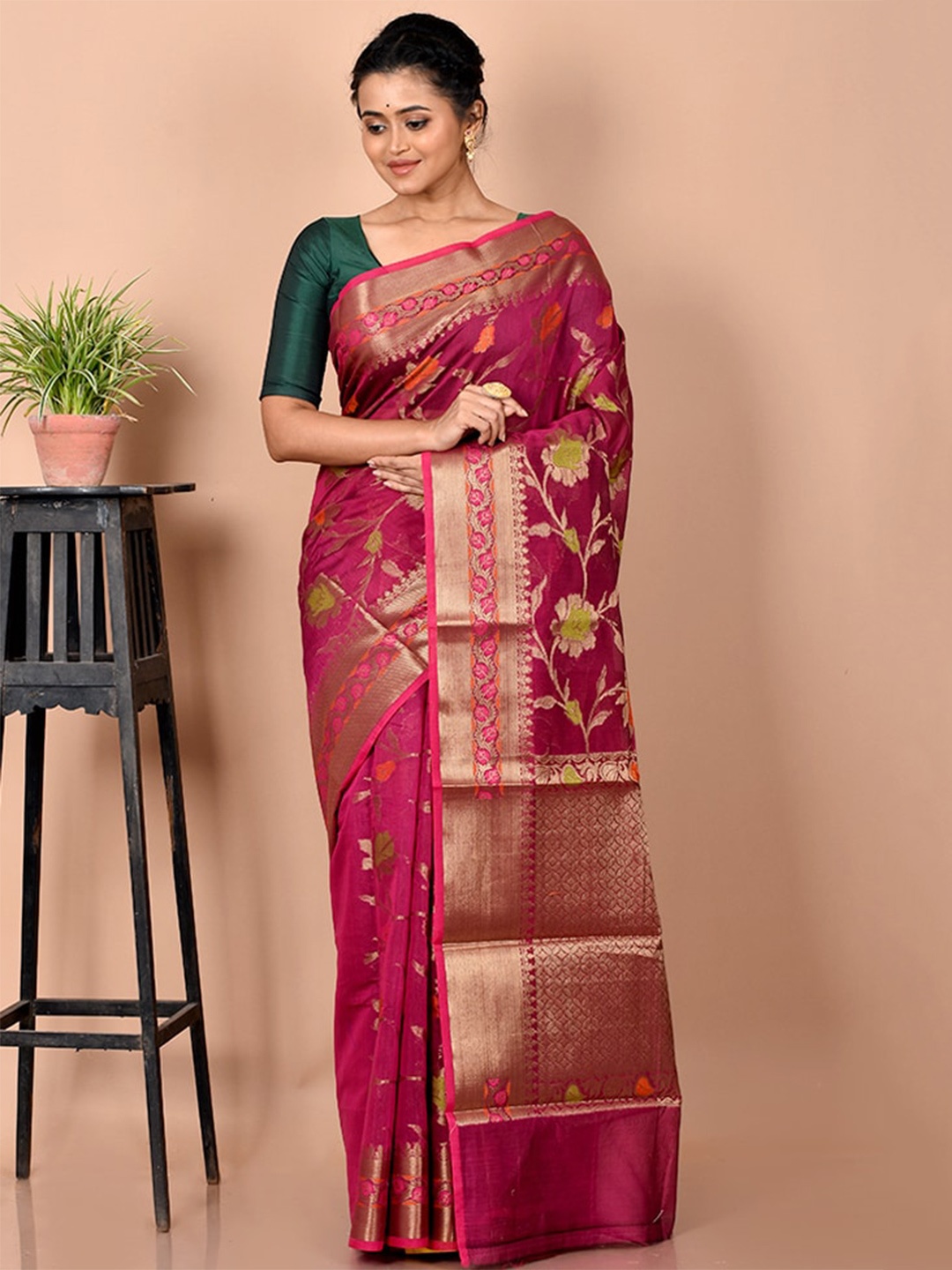 

AllSilks Pink & Gold-Toned Floral Woven Design Zari Silk Cotton Saree
