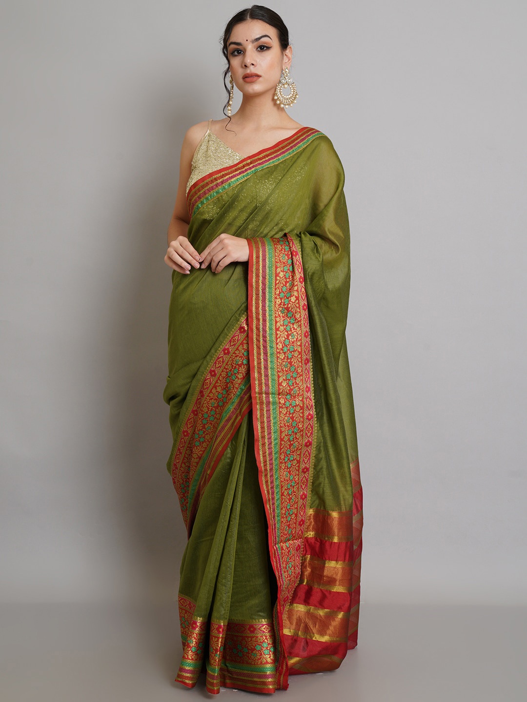 

Risirioutfit Green & Red Zari Silk Cotton Banarasi Saree