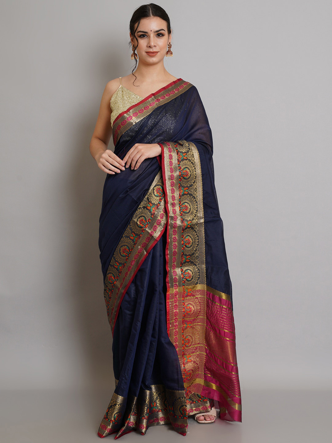 

Risirioutfit Navy Blue & Red Zari Silk Cotton Banarasi Saree