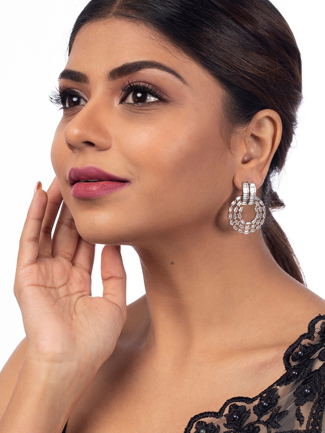

justpeachy Silver-Toned & Rhodium Plated Contemporary Hoop Earrings