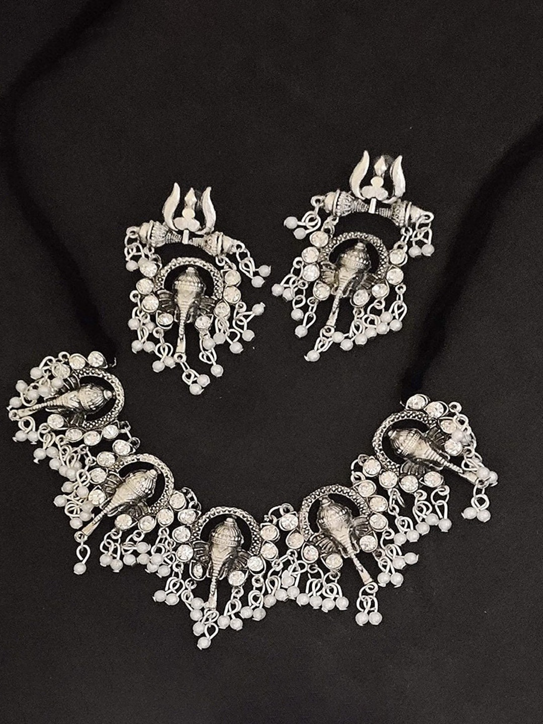 

Krelin Women Oxidised Silver-Plated White Stone Studded & Beaded Jewellery Set