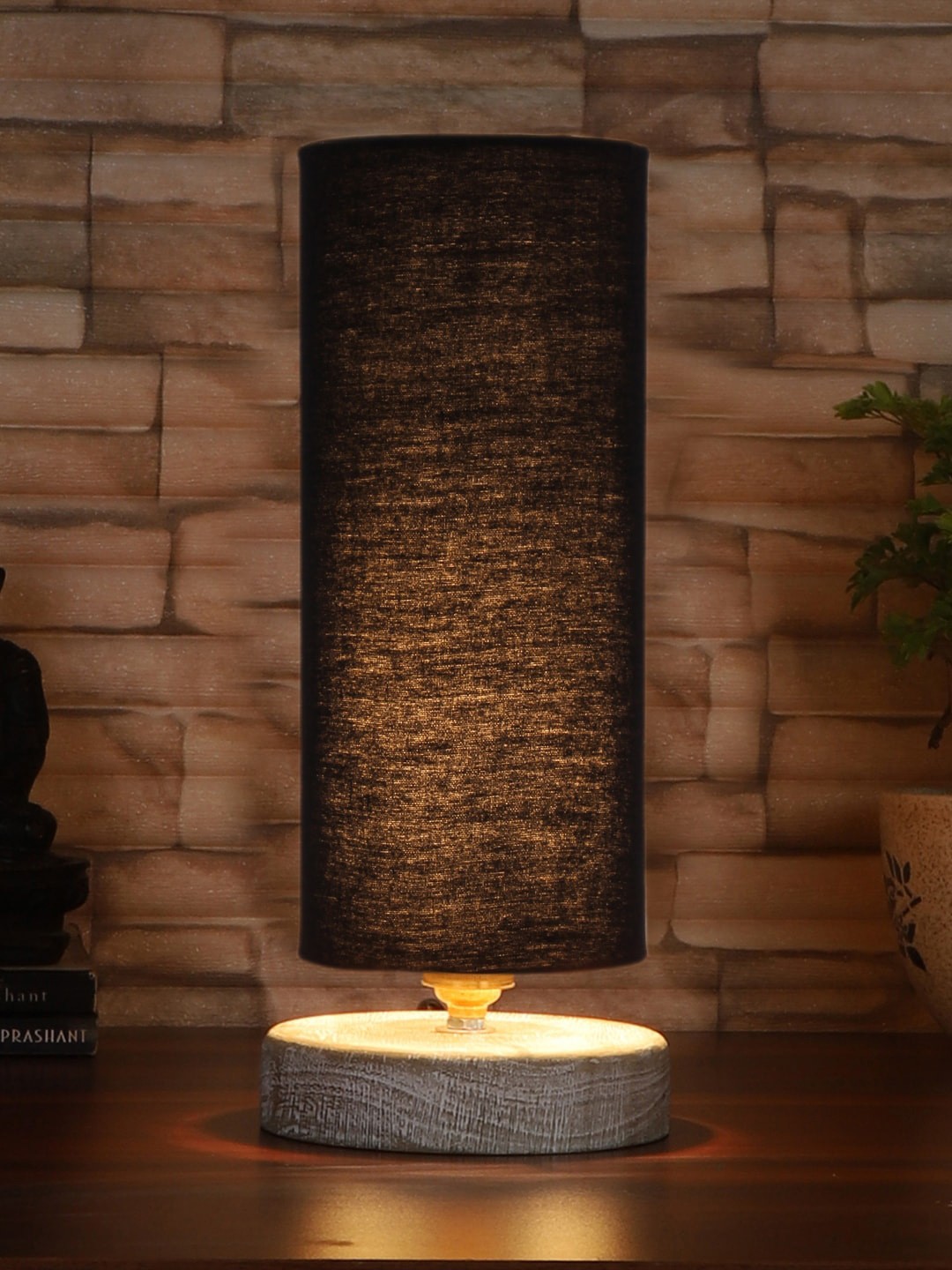 

Devansh Black Cylindrical Table Lamp