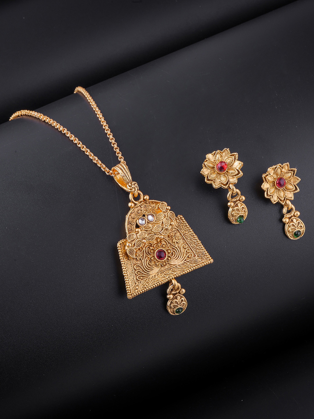 

Brandsoon Gold Plated Stone Studded & Beaded Jewellery Set