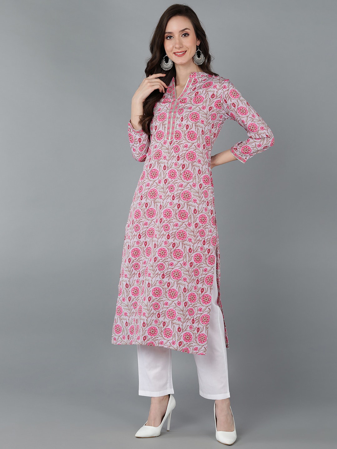 

AHIKA Women Pink Floral Printed Regular Kurta