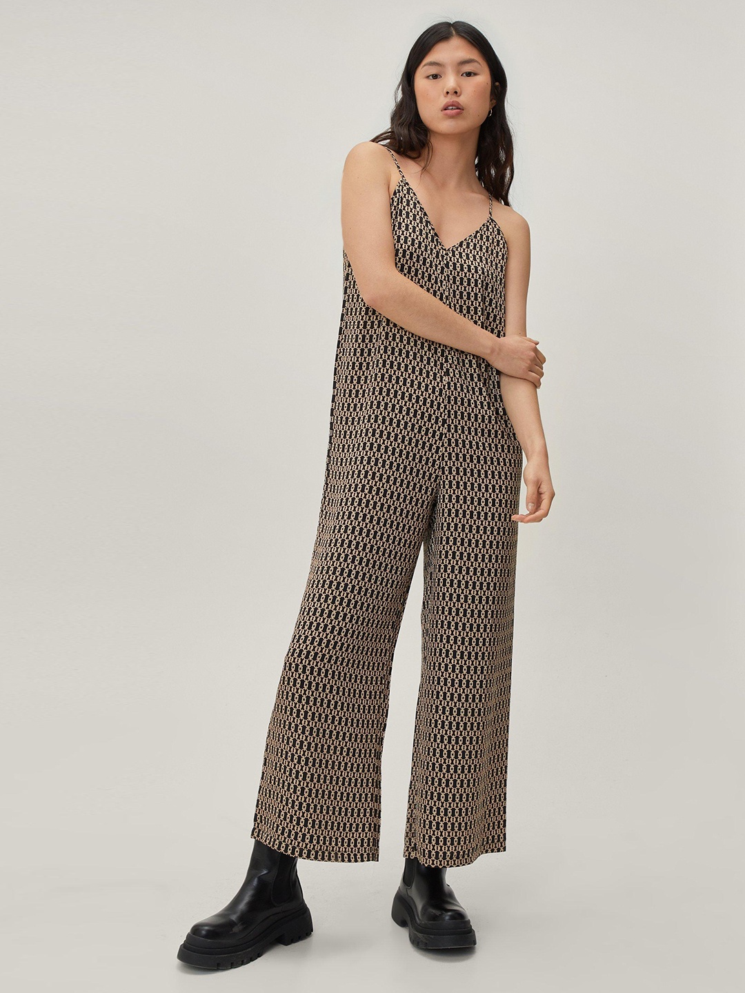 

NASTY GAL Black & Beige Chain Print Strappy Trapeze Jumpsuit
